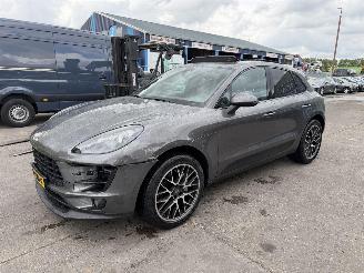 uszkodzony samochody osobowe Porsche Macan 3.0 D S 190KW Autom. Pano Clima Navi Camera Led Xenon 2016/2
