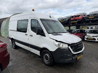 skadebil bedrijf Mercedes Sprinter 314 CDI Autom. 105KW L2H2 Clima Camera NAP 2019/10