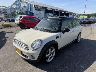 Mini Clubman 1.6 Cooper 88KW Pano Clima Chili picture 2