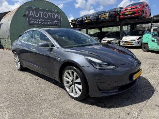 Damaged car Tesla Model 3 75 kWh Long Range AWD 258KW Pano Clima Navi NAP 2019/1