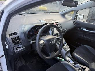 Toyota Auris 1.8 Full Hybrid 73KW Autom. Clima Navi Camera Executive NAP picture 6