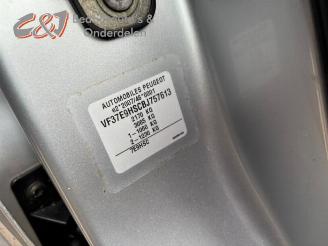 Peugeot Partner Partner Tepee (7A/B/C/D/E/F/G/J/P/S), MPV, 2008 / 2018 1.6 HDiF 90 16V Phase 1 picture 20