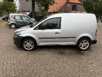 krockskadad bil bedrijf Volkswagen Caddy 1.6 TDI NAVI CLIMA 2015/5