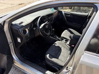 Toyota Auris gereserveerd picture 10