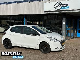 Vrakbiler auto Peugeot 208 1.2 e-VTi Active Automaat Navigatie Climate 2014/1