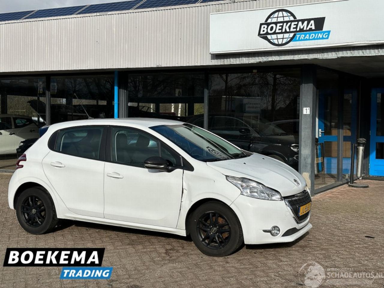 Peugeot 208 1.2 e-VTi Active Automaat Navigatie Climate