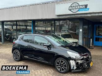 krockskadad bil auto Renault Clio 0.9 TCe Dynamique Navi Camera Climate Cruise PDC Trekh. 2013/6