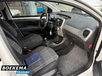 Peugeot 108 1.0 e-VTi Active Airco 5-Deurs picture 17