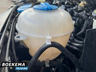 Volkswagen  Transporter 2.0TDI 150PK DSG Camper Hefdak Luifel Fietsendrager Leer Stoelverw. Navigatie picture 12