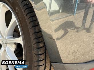 Citroën C3 1.2 PureTech Selection Automaat Navigatie Airco Cruise F1 picture 9