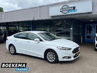 skadebil auto Ford Mondeo 2.0 IVCT HEV Titanium Climate Cruise PDC 2016/9