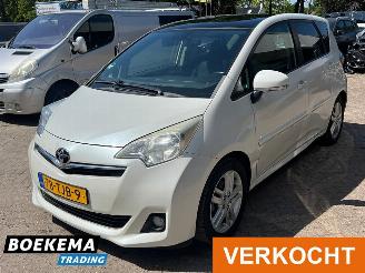 Toyota Verso S 1.3 VVT-i Dynamic Automaat JBL Navigatie Camera Climate Glazen-Dak picture 4