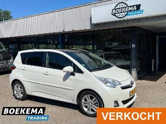  Toyota Verso S 1.3 VVT-i Dynamic Automaat JBL Navigatie Camera Climate Glazen-Dak 2012/2