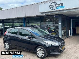 Vaurioauto  passenger cars Ford Fiesta 1.0 Style Airco Navigatie 5-Deurs 2015/11