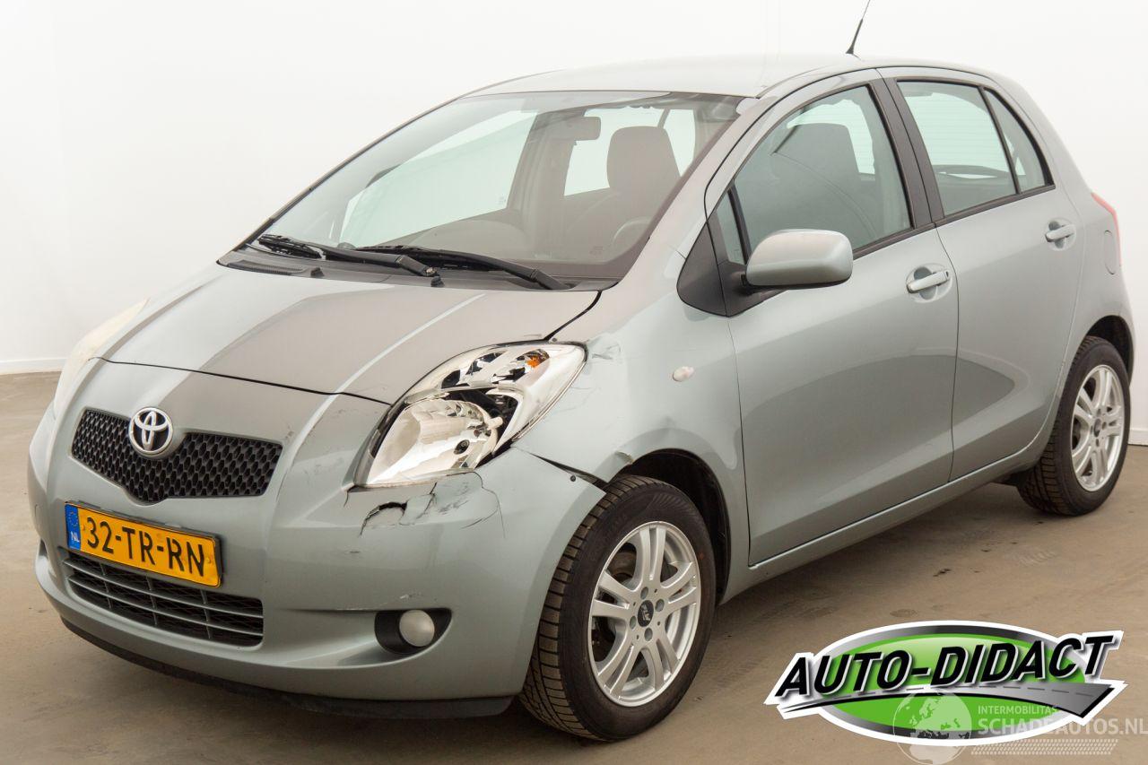 Toyota Yaris 1.3 VVTi Automaat Clima Luna MMT
