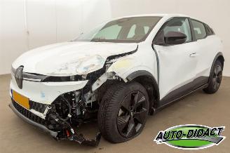 Damaged car Renault Mégane E-Tech Urban Range Evolution 40 kWh 2025/5
