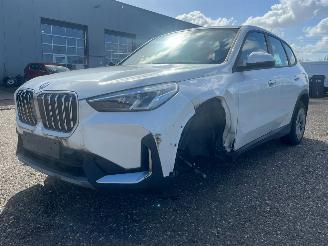 krockskadad bil auto BMW iX1 xDrive30 Automaat 18.900 km 200 kW 2023/10