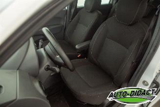 Dacia Lodgy 1.3 TCe Comfort 7p. Motorschade picture 25