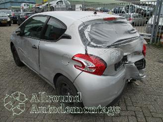 Peugeot 208 208 I (CA/CC/CK/CL) Hatchback 1.0 Vti 12V PureTech (EB0(ZMZ)) [50kW]  =
(03-2012/12-2019) picture 4