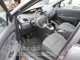 Renault Scenic Scénic III (JZ) MPV 1.6 16V (K4M-858(K4M-R8)) [81kW]  (02-2009/09-20=
16) picture 9