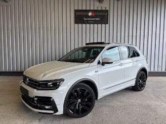Volkswagen Tiguan Highline 2.0 TDI 4Motion R-Line Pano Voll picture 2