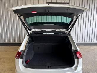 Volkswagen Tiguan Highline 2.0 TDI 4Motion R-Line Pano Voll picture 14