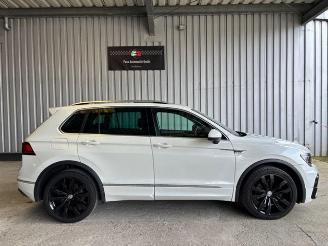 Volkswagen Tiguan Highline 2.0 TDI 4Motion R-Line Pano Voll picture 6