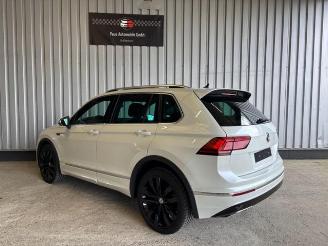 Volkswagen Tiguan Highline 2.0 TDI 4Motion R-Line Pano Voll picture 4