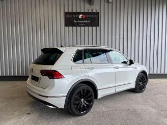 Volkswagen Tiguan Highline 2.0 TDI 4Motion R-Line Pano Voll picture 5
