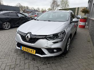Damaged car Renault Mégane Estate 1.5 dCi Limited 2017/10