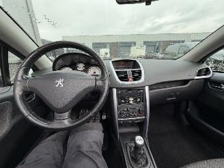 Peugeot 207 CC 1.6 VTi picture 23