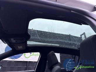 Peugeot 308 308 (L3/L8/LB/LH/LP), Hatchback 5-drs, 2013 / 2021 1.2 12V e-THP PureTech 130 picture 20