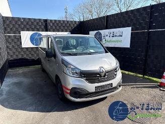 skadebil auto Renault Trafic Trafic Passenger (1JL/2JL/3JL/4JL), Bus, 2014 1.6 dCi 95 2016/9