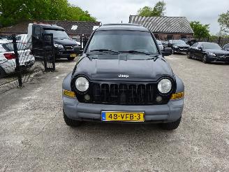skadebil auto Jeep Cherokee 2.8 crd automaat grijskenteken 2007/2