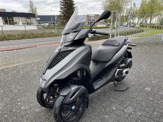 skadebil bedrijf Piaggio MP3 300 Yourban Autorijbewijs 2017/5