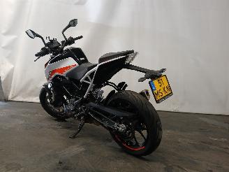 KTM 390 Duke  picture 4