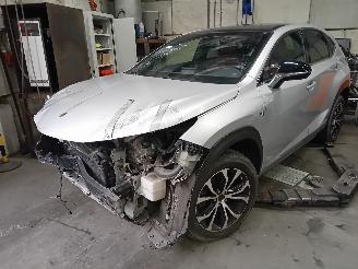 skadebil auto Lexus NX NX I (Z1) SUV 300h 2.5 16V 4x4 (2ARFXE) [145kW]  (07-2014/...) 2016/3