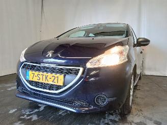 Damaged car Peugeot 208 208 I (CA/CC/CK/CL) Hatchback 1.0 Vti 12V PureTech (EB0(ZMZ)) [50kW]  =
(03-2012/12-2019) 2013/12