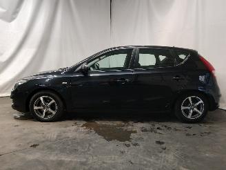 Hyundai I-30 i30 (FD) Hatchback 1.4 CVVT 16V (G4FA) [80kW]  (10-2007/11-2011) picture 4