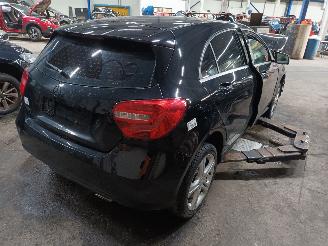 Mercedes A-klasse A (W176) Hatchback 1.6 A-180 16V (M270.910) [90kW]  (09-2012/05-2018) picture 3