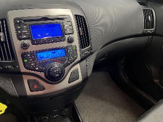 Hyundai I-30 i30 Crosswagon (WWH) Combi 1.4 CVVT 16V (G4FA) [80kW]  (11-2009/06-201=
2) picture 18