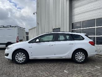 Opel Astra Astra J Sports Tourer (PD8/PE8/PF8) Combi 1.6 CDTI 16V (B16DTL) [81kW]=
  (02-2014/04-2016) picture 4