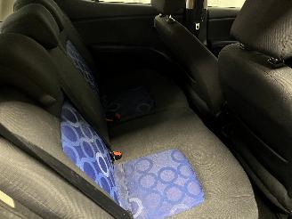 Hyundai I-10 i10 (F5) Hatchback 1.2i 16V (G4LA) [57kW]  (11-2008/12-2011) picture 10