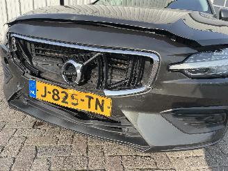 Volvo V-60 V60 II (ZW) Combi 2.0 B3 16V Mild Hybrid (B420T3(Euro6d)) [120kW]  (03=
-2020/...) picture 8