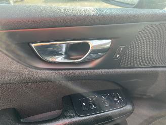 Volvo V-60 V60 II (ZW) Combi 2.0 B3 16V Mild Hybrid (B420T3(Euro6d)) [120kW]  (03=
-2020/...) picture 23