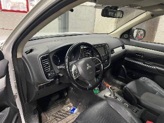 Mitsubishi Outlander Outlander (GF/GG) SUV 2.0 16V PHEV 4x4 (Y61) [147kW]  (01-2014/12-2021=
) picture 5