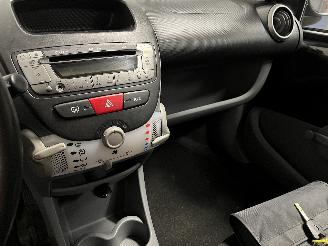 Toyota Aygo Aygo (B10) Hatchback 1.0 12V VVT-i (1KR-FE) [50kW]  (07-2005/05-2014) picture 15