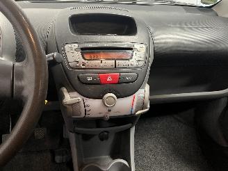 Toyota Aygo Aygo (B10) Hatchback 1.0 12V VVT-i (1KR-FE) [50kW]  (07-2005/05-2014) picture 15