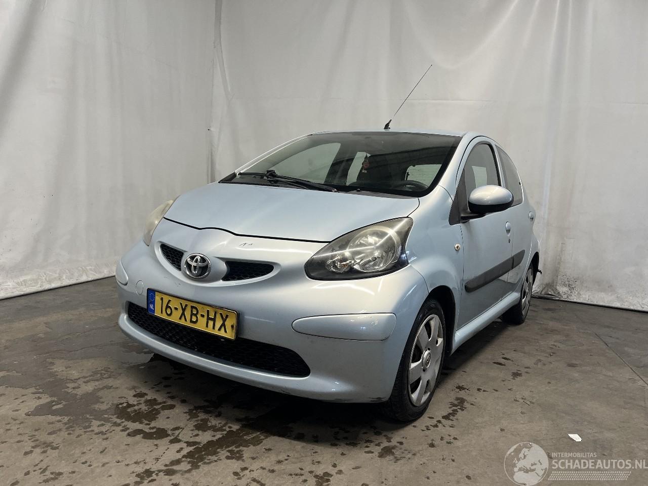 Toyota Aygo Aygo (B10) Hatchback 1.0 12V VVT-i (1KR-FE) [50kW]  (07-2005/05-2014)