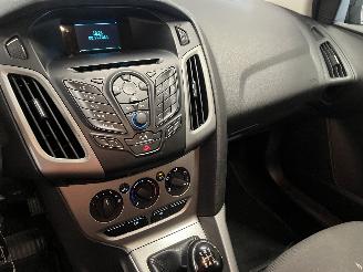 Ford Focus Focus 3 Wagon Combi 1.0 Ti-VCT EcoBoost 12V 100 (M2DC) [74kW]  (02-201=
2/05-2018) picture 16